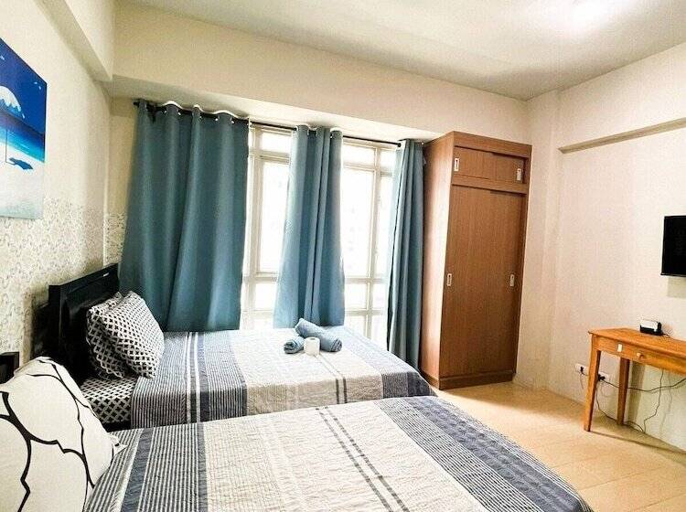 Henry S Newport Deluxe Condotel