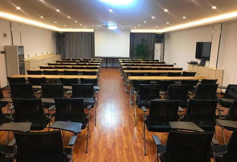 酒店 7 Days Premium Zibo Huantai Xinyu Building