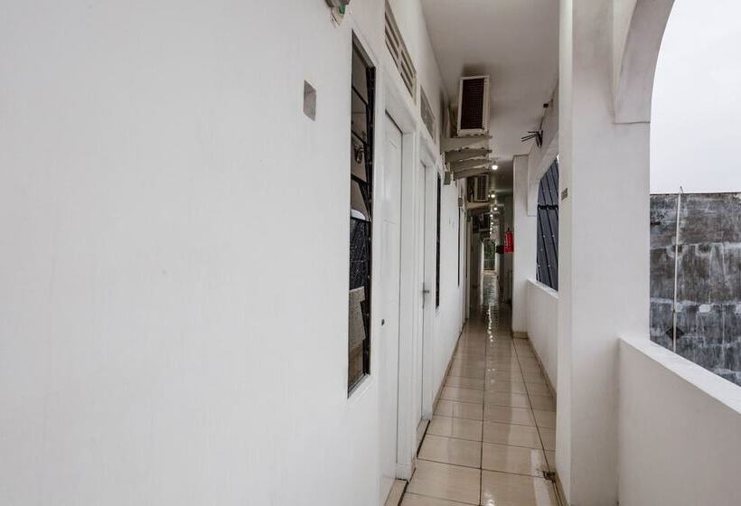 Отель Alex Hostel By Oyo Rooms