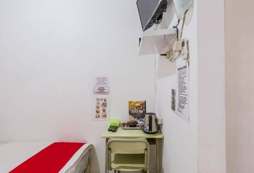 Отель Alex Hostel By Oyo Rooms