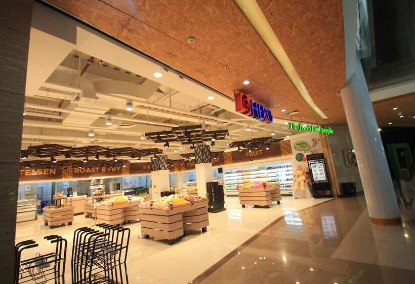 Отель Apartemen Grand Kamala Lagoon By Aparian