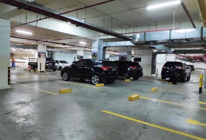 Отель Apartemen Grand Kamala Lagoon By Aparian