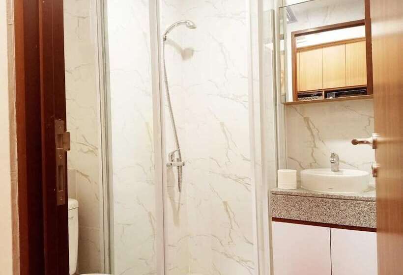 هتل Apartemen Grand Kamala Lagoon By Aparian