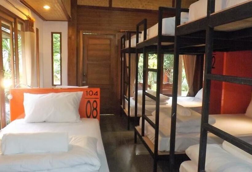 Отель Brick House Hostel Pai