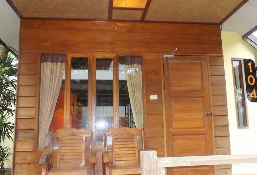 Отель Brick House Hostel Pai