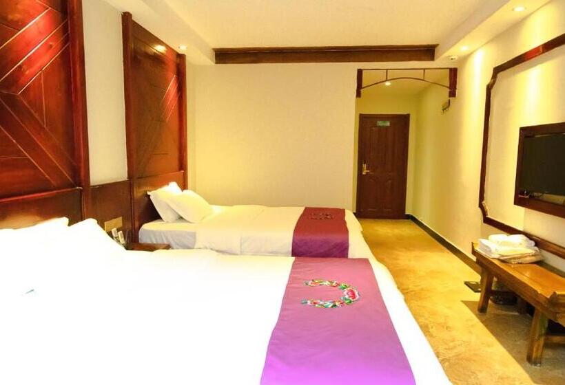 فندق Fenghuang Tujia Ethnic Minority River View