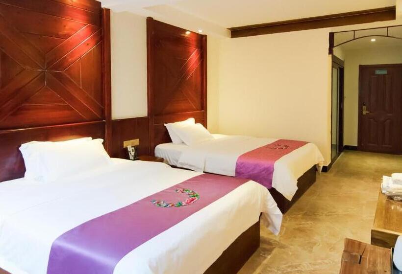 فندق Fenghuang Tujia Ethnic Minority River View