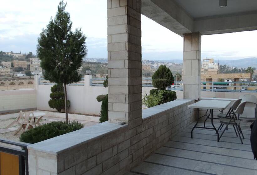 هتل Hadrian S Gate