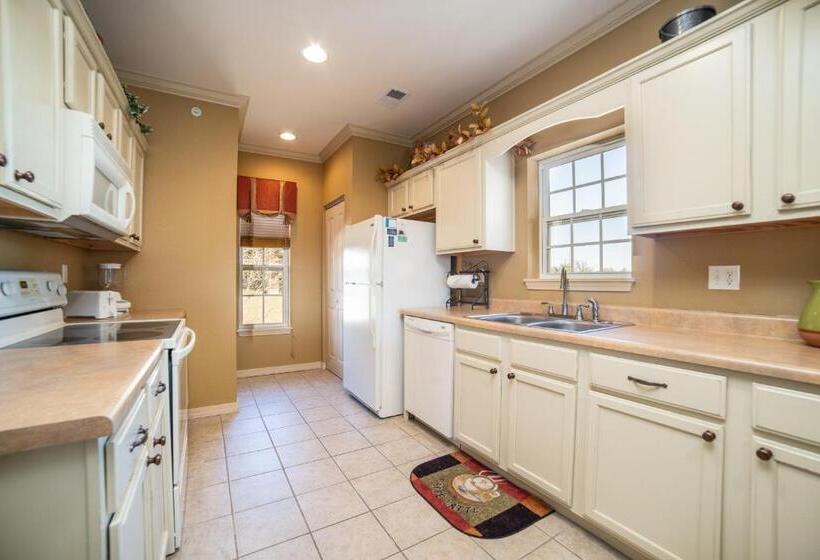 هتل The Links At Thousand Hills