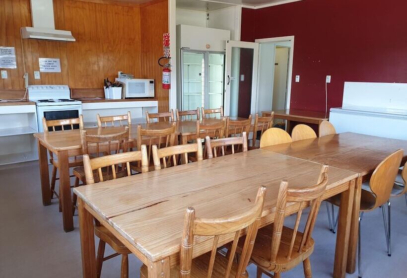 בית מלון כפרי Manowhenua Lodge   Hostel