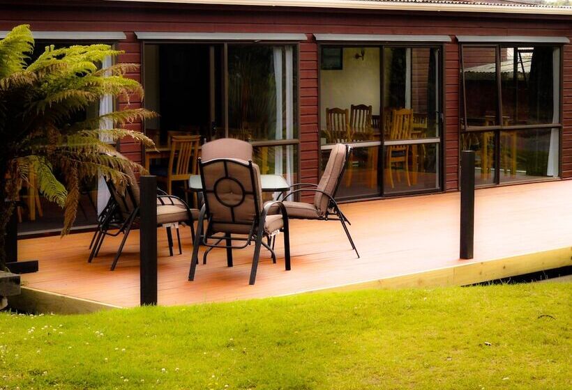 בית מלון כפרי Manowhenua Lodge   Hostel