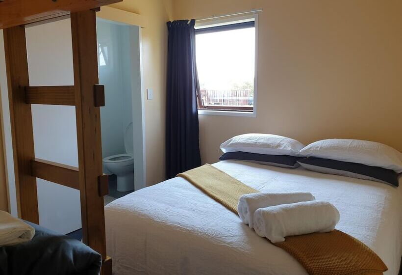 בית מלון כפרי Manowhenua Lodge   Hostel