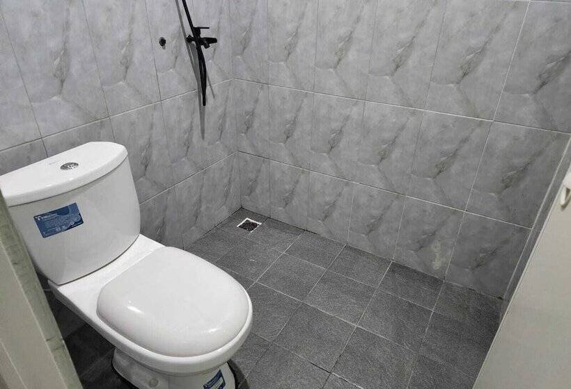 בית מלון כפרי Omah Pandhoek Family Syariah