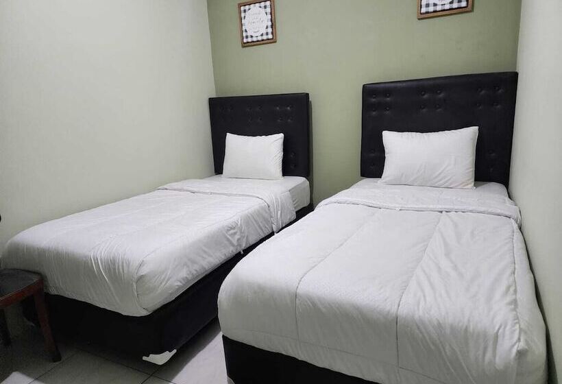 فندق Omah Pandhoek Family Syariah