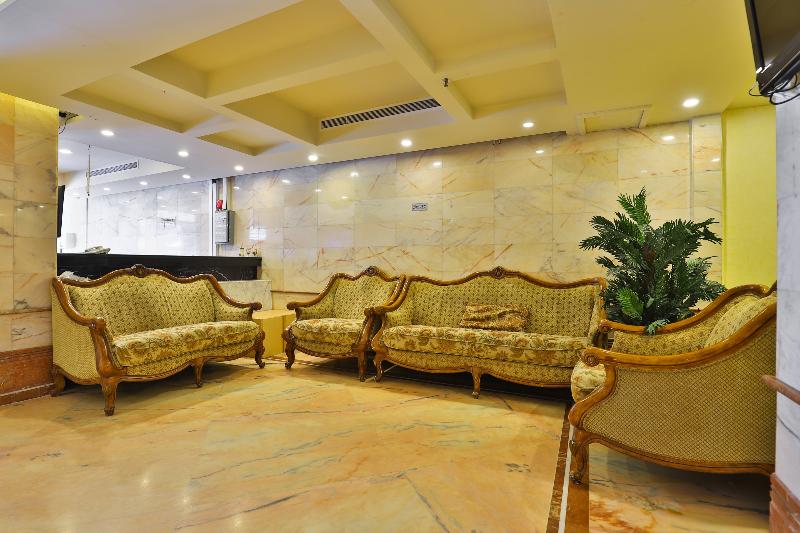 Отель Oyo 385 Qamar Residential Units