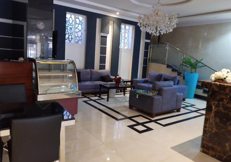 Отель Oyo 474 Alyousr Royal