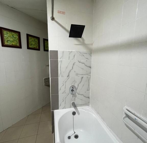 בית מלון כפרי Paradise By The Sea In Penang By Veron At Rainbow Paradise