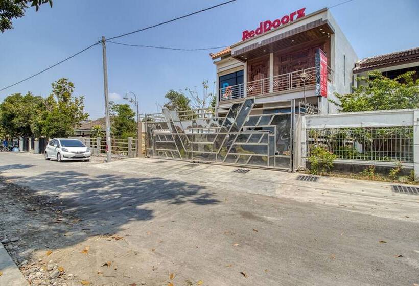 בית מלון כפרי Prime Adisucipto