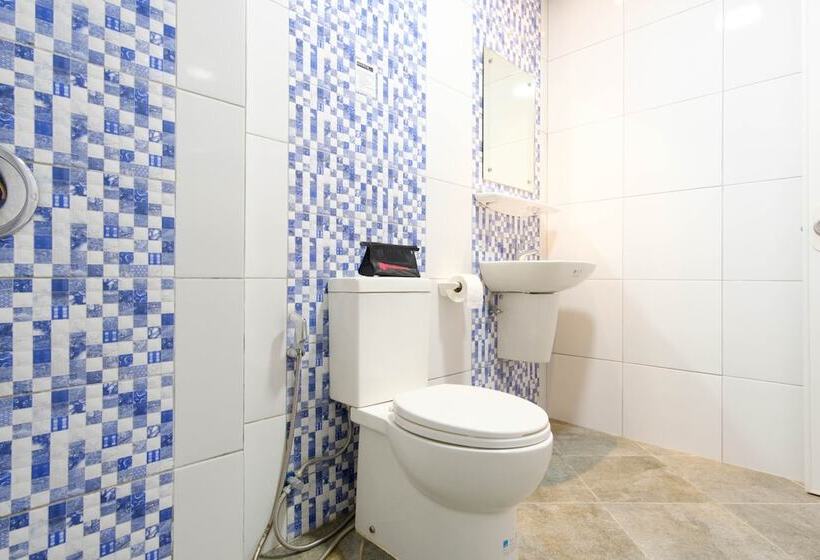 هتل Reddoorz Plus @ West Nautical Road Puerto Galera