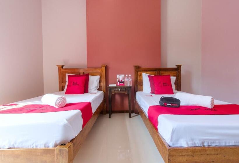 هتل Reddoorz Plus @ West Nautical Road Puerto Galera