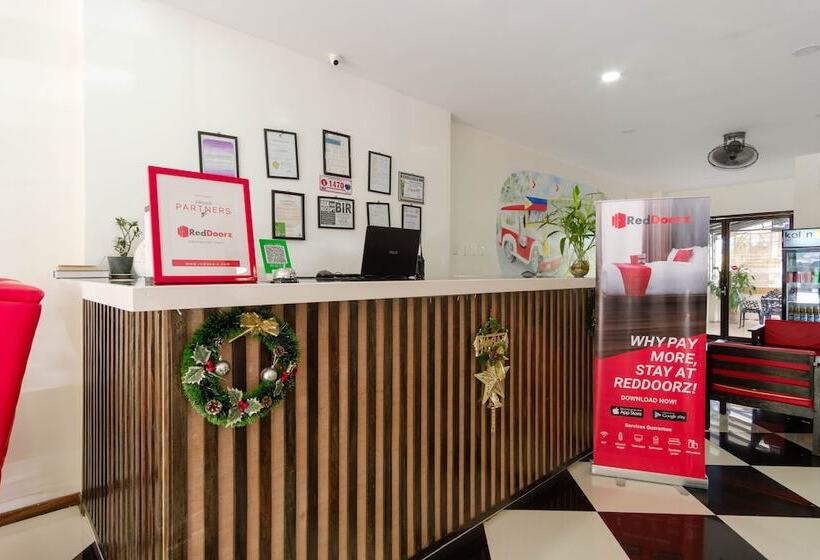 هتل Reddoorz Plus @ West Nautical Road Puerto Galera