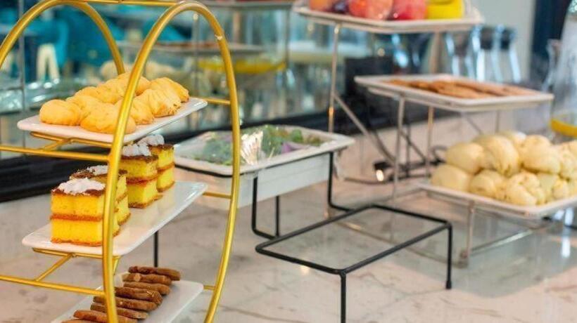 Xana Hotelle Lhasa Potala Palace Beijing Middle Road