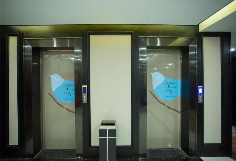 Xana Hotelle Lhasa Potala Palace Beijing Middle Road