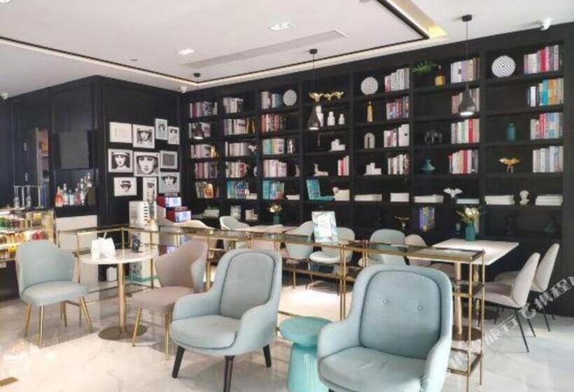 Xana Hotelle Nanjing Xinjiekou Daxinggong Metro Station