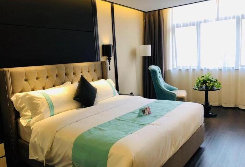 Xana Hotelle Nanjing Xinjiekou Daxinggong Metro Station