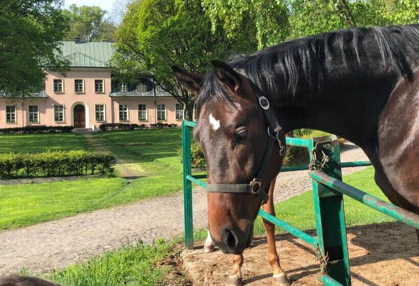 הוסטל Dworek Bielin