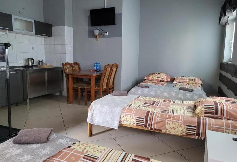 ユースホステル Sebar