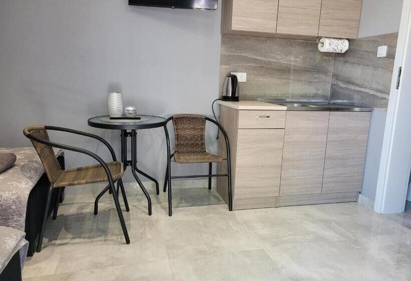 ユースホステル Sebar