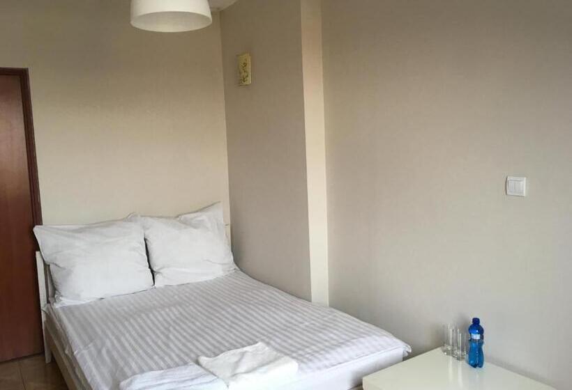 فندق صغير Zajazd Bachus