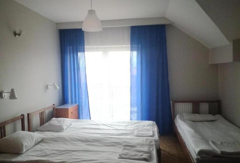 فندق صغير Zajazd Bachus