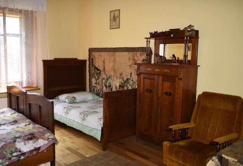 فندق Dwor Trzesniow