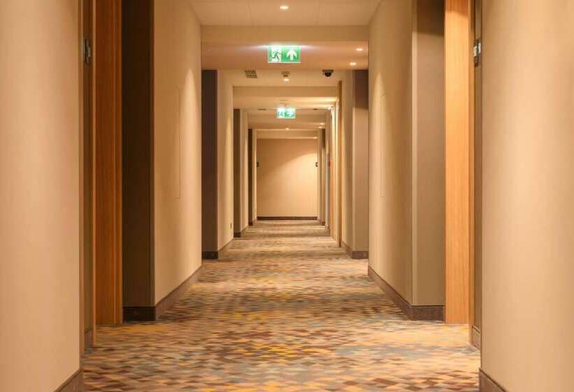 هتل Hampton By Hilton Lodz City Center