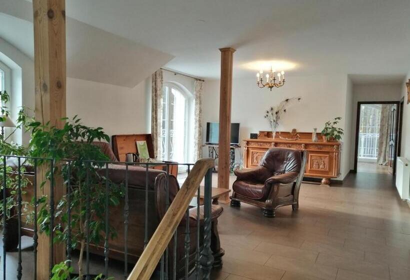 ホテル Leśny Dwór Uhowo