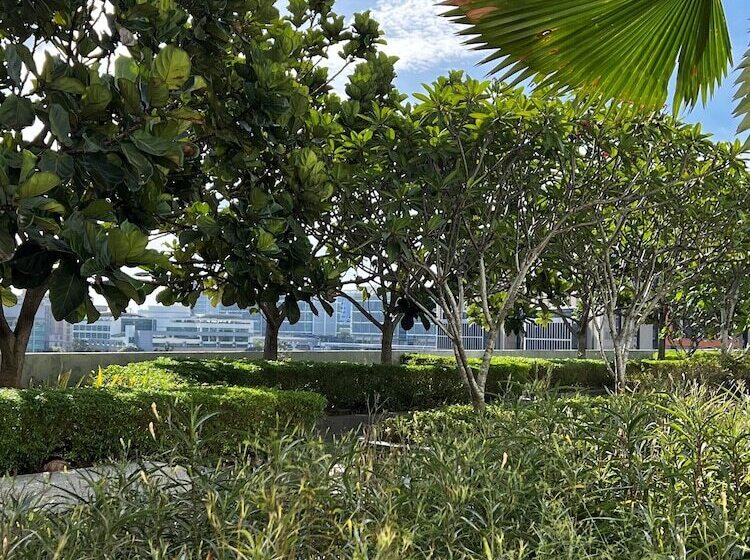 Отель Mercure Living Putrajaya