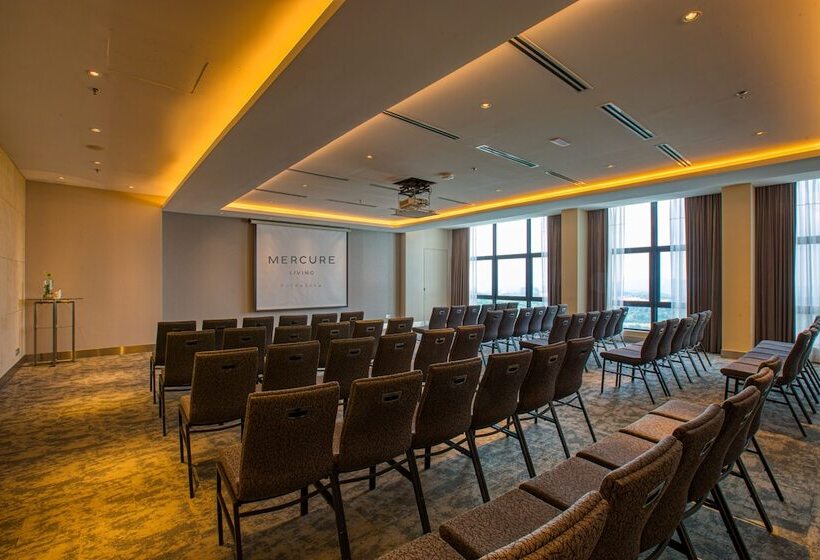 Отель Mercure Living Putrajaya