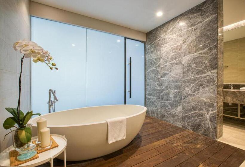 Отель Mercure Living Putrajaya