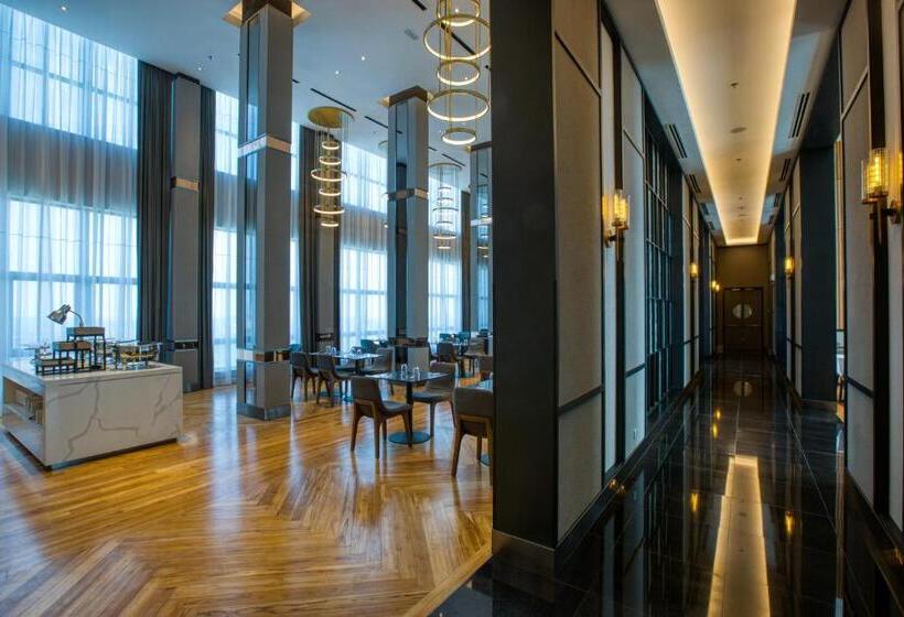 Отель Mercure Living Putrajaya