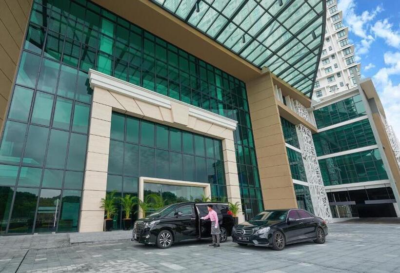 Отель Mercure Living Putrajaya