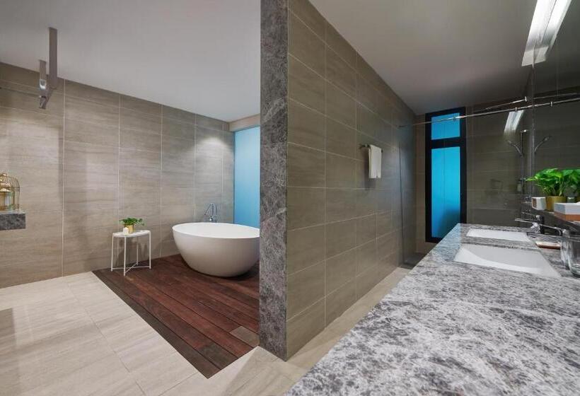 Отель Mercure Living Putrajaya