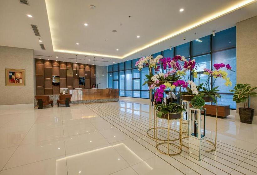 Отель Mercure Living Putrajaya