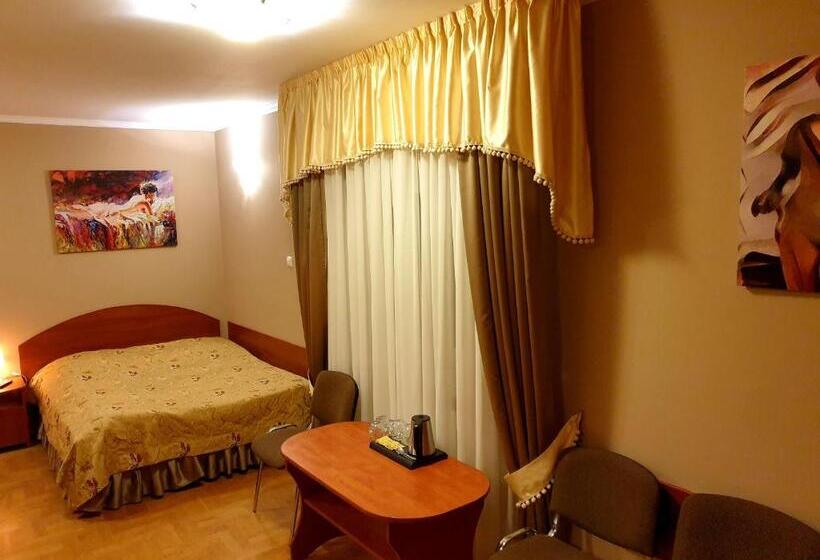 فندق Pałac Pod Dębami