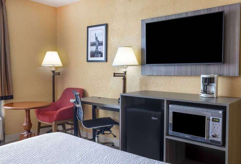 فندق Ramada By Wyndham Rome   Verona