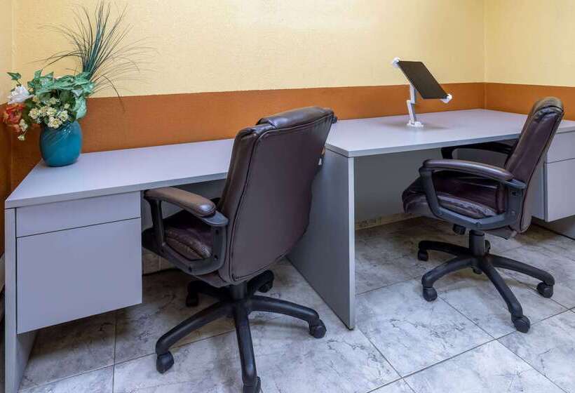 فندق Ramada By Wyndham Rome   Verona