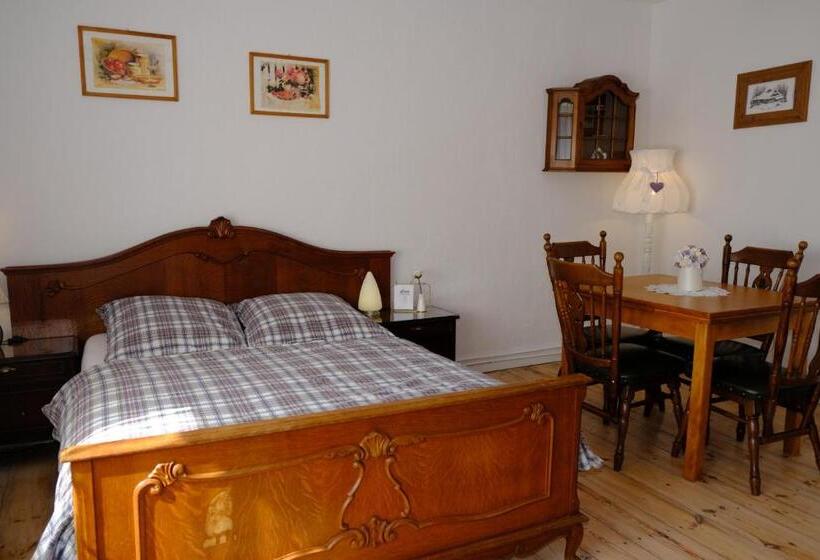 ホテル Siedlisko Egniu Agroturystyka Nad Jeziorem Pojezierze Drawskie