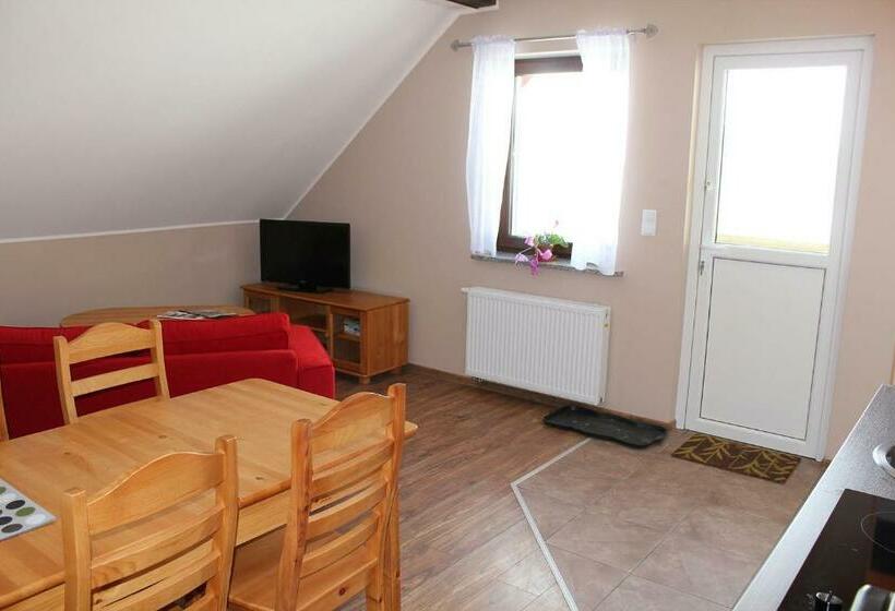 בית מלון כפרי Słoneczna Zagroda   Sunny Ridge Farm