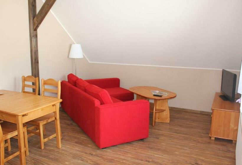 בית מלון כפרי Słoneczna Zagroda   Sunny Ridge Farm